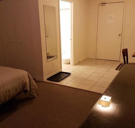 Cozy Little Studio #16 By Amazing Property Rentals Gatineau Esterno foto